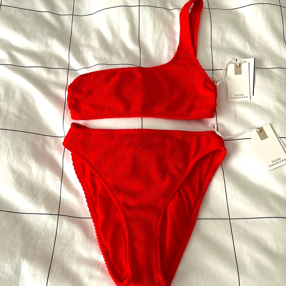 Brand new Good American swimsuit.